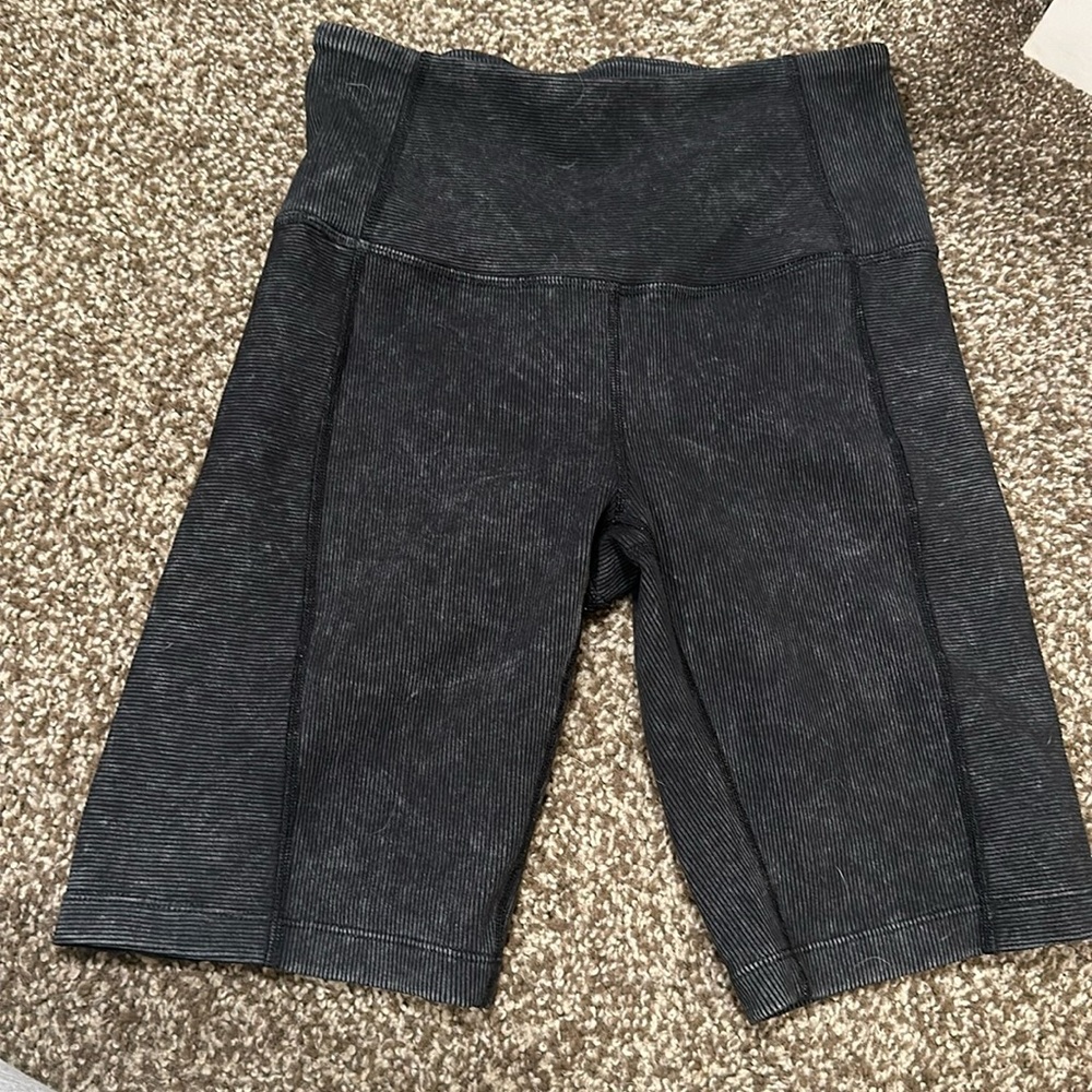 Ribbed Zella bike shorts